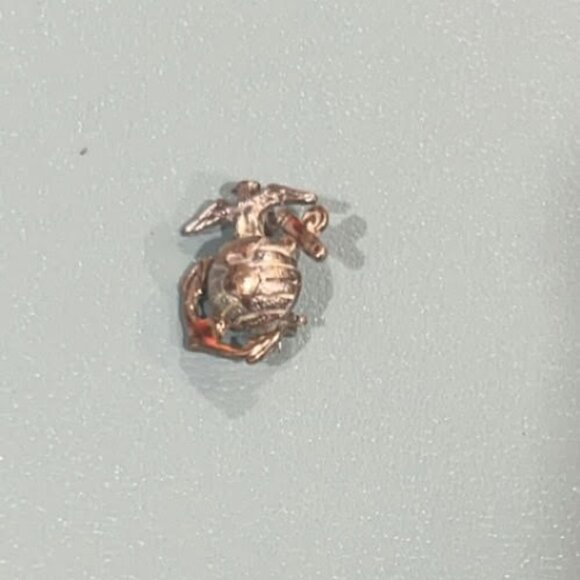 RARE ANTIQUE 1940s USMC EGA Insignia - Resell Opportunity! - Picture 3 of 6